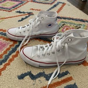 White Converse (BARLEY WORN)